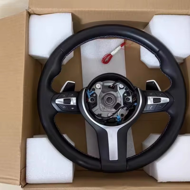 Car Accessories For Steering Wheel - Volant de voiture en cuir pour